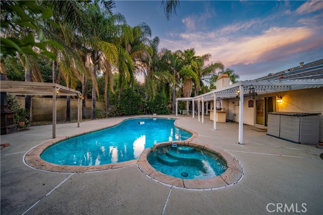 802 Duval Street, La Verne CA: https://media.crmls.org/medias/facf4979-89da-457c-a5ea-608bbc6e1f39.jpg