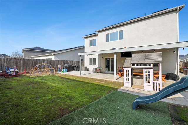 Detail Gallery Image 25 of 27 For 6883 E Robinson, Fresno,  CA 93727 - 4 Beds | 3 Baths