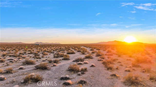 0 Drifting Sands Rd, Adelanto CA: https://media.crmls.org/medias/facf74df-c9aa-4a84-8ceb-1811391d3787.jpg