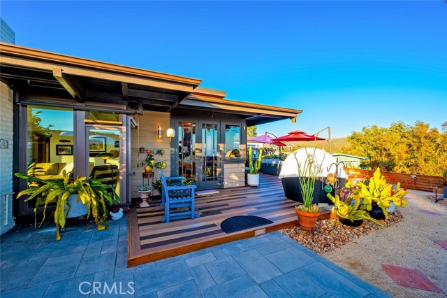 1687 Temple Hills Drive, Laguna Beach CA: https://media.crmls.org/medias/facfc2b3-0f8b-43e3-9a0e-a7f5a507351e.jpg