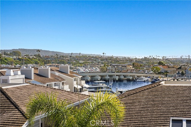 Detail Gallery Image 34 of 37 For 990 Bayside Cove #609,  Newport Beach,  CA 92660 - 3 Beds | 2 Baths