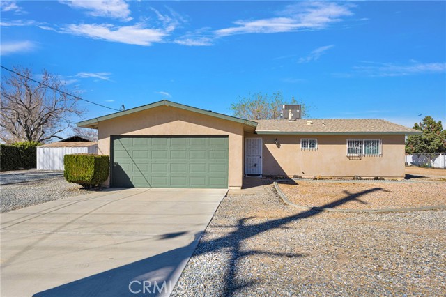Detail Gallery Image 3 of 39 For 16020 Lime, Hesperia,  CA 92345 - 3 Beds | 2 Baths