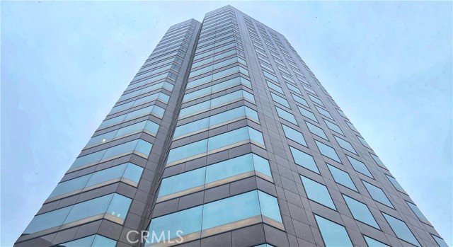 801 S Grand Avenue, Los Angeles CA: https://media.crmls.org/medias/fad08741-e59b-40b2-962f-02de1ae2634d.jpg