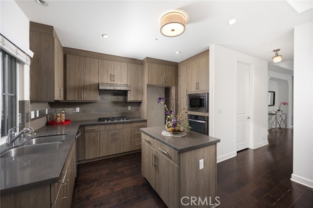 Detail Gallery Image 15 of 31 For 1088 Sunset Bld a,  Arcadia,  CA 91007 - 3 Beds | 3 Baths