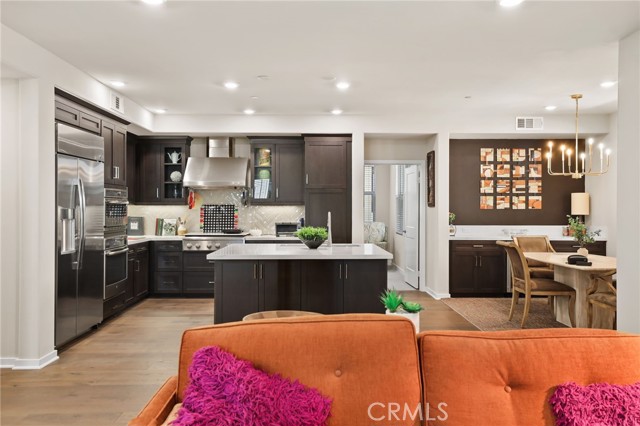 Detail Gallery Image 11 of 46 For 223 Carlow, Irvine,  CA 92618 - 1 Beds | 1/1 Baths