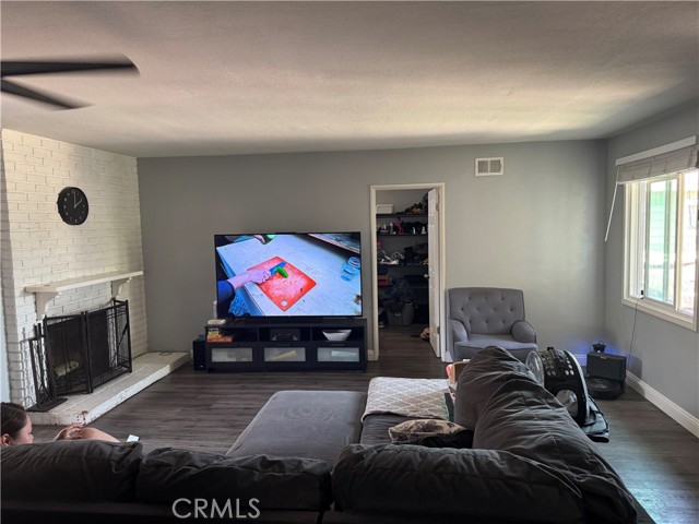 Image 3 of 8 For 1015 Roanne Place