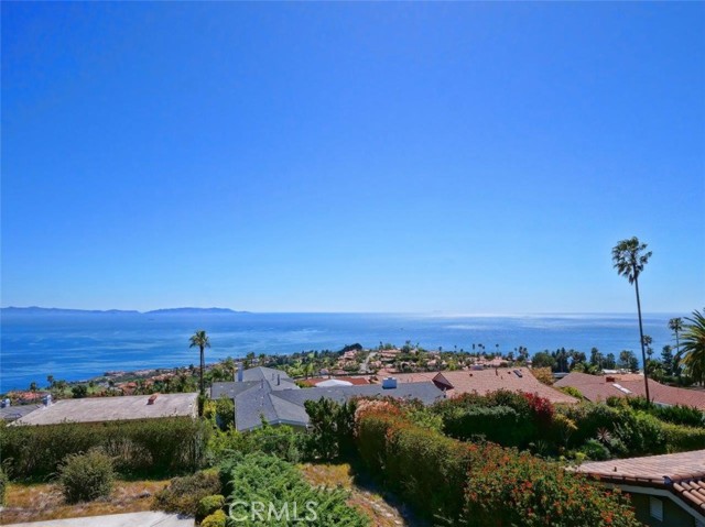 6452 Chartres Drive, Rancho Palos Verdes, California 90275, 4 Bedrooms Bedrooms, ,2 BathroomsBathrooms,Residential,Sold,Chartres,PV21219255