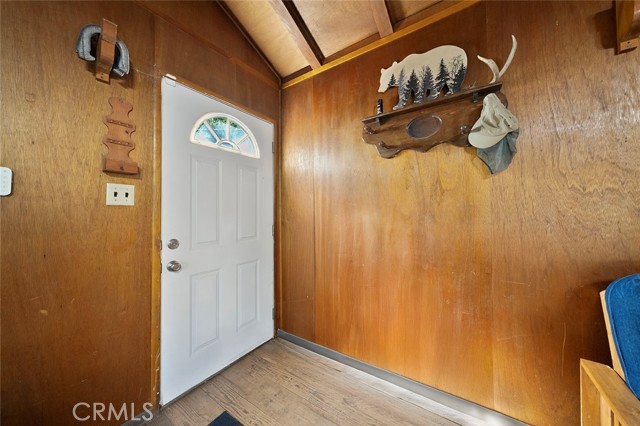 Detail Gallery Image 3 of 21 For 330 Canyon Dr, Cedarpines Park,  CA 92322 - 2 Beds | 1 Baths