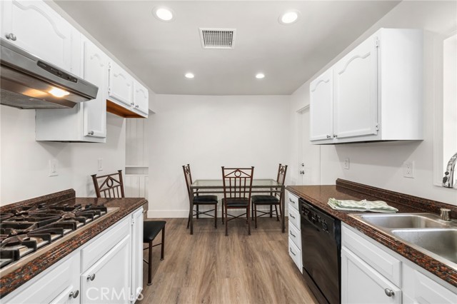 Detail Gallery Image 28 of 53 For 204 S Raymond, Fullerton,  CA 92831 - 1 Beds | 1 Baths