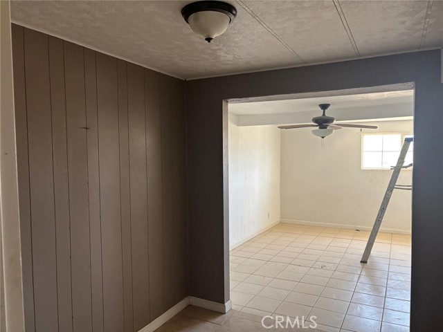 11690 Camp Rock Rd, Lucerne Valley CA: https://media.crmls.org/medias/fad546d1-7af3-4d81-932a-697e76834d7d.jpg