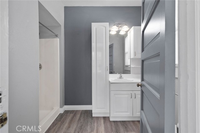 405 W Olive Avenue, Redlands CA: https://media.crmls.org/medias/fad60ef3-c2b4-4063-8c75-3f46caae22ca.jpg