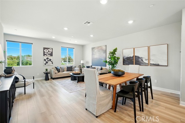 1425 W Sunrise Lane, San Pedro CA: https://media.crmls.org/medias/fad67588-e440-46d9-8982-14ca4b36d3f9.jpg