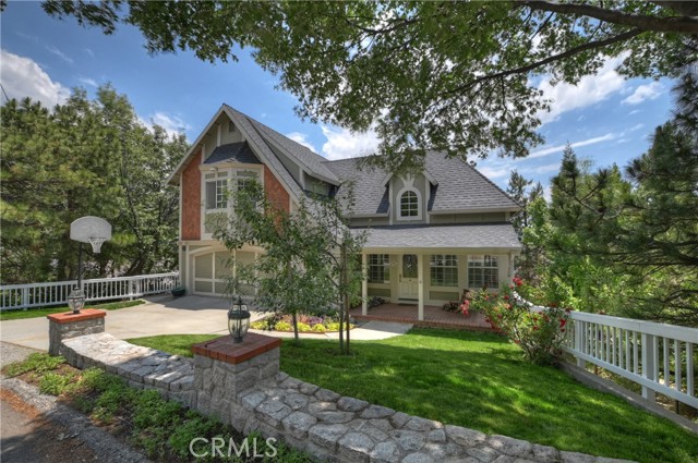 27781 St Bernard Lane, Lake Arrowhead CA: https://media.crmls.org/medias/fad6d248-eea5-4f8b-8408-a09c01534043.jpg