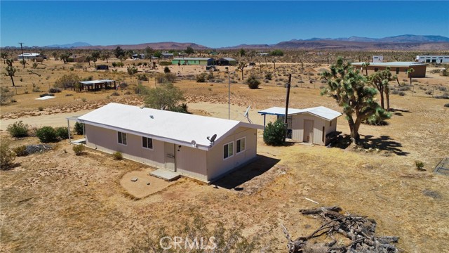 Detail Gallery Image 4 of 45 For 1732 Surrey Ave, Yucca Valley,  CA 92284 - 2 Beds | 2 Baths