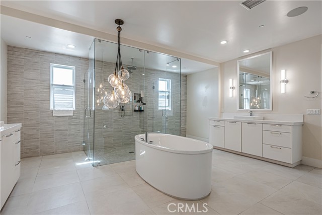 20532 W Birmingham Way, Porter Ranch CA: https://media.crmls.org/medias/fad838e0-4fbb-490d-b01e-4402cc7c5fae.jpg
