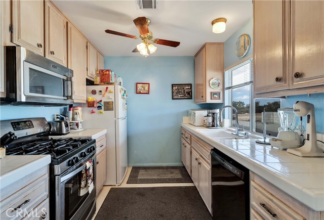 7513 Warren Vista Avenue, Yucca Valley, CA, 92284 7513 Warren Vista Avenue, Yucca Valley, CA, 92284