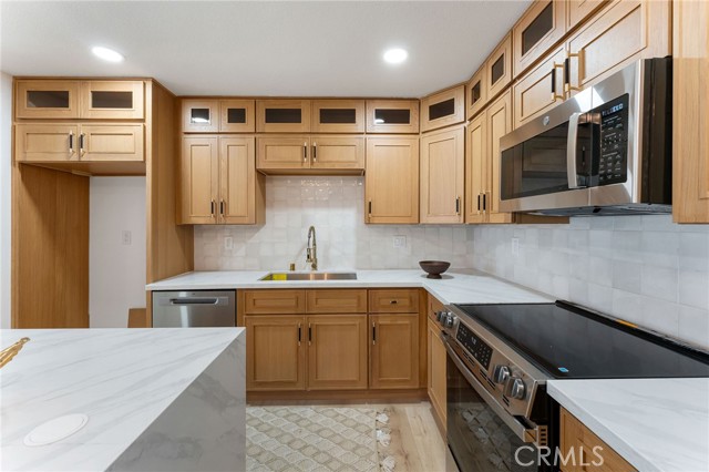 Detail Gallery Image 2 of 36 For 23521 Los Adornos, Aliso Viejo,  CA 92656 - 3 Beds | 2/1 Baths
