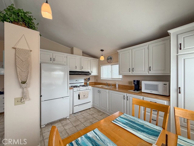 Detail Gallery Image 11 of 23 For 9540 Avonne Ave #44,  San Simeon,  CA 93452 - 2 Beds | 1 Baths
