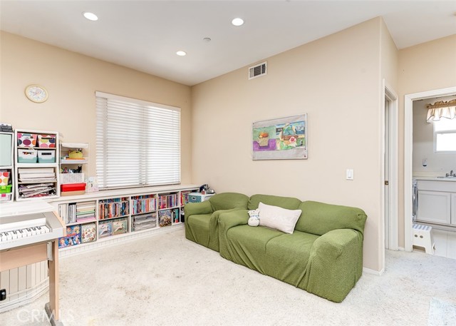 Detail Gallery Image 13 of 26 For 6 Tidewater Cv., Buena Park,  CA 90621 - 3 Beds | 2/1 Baths