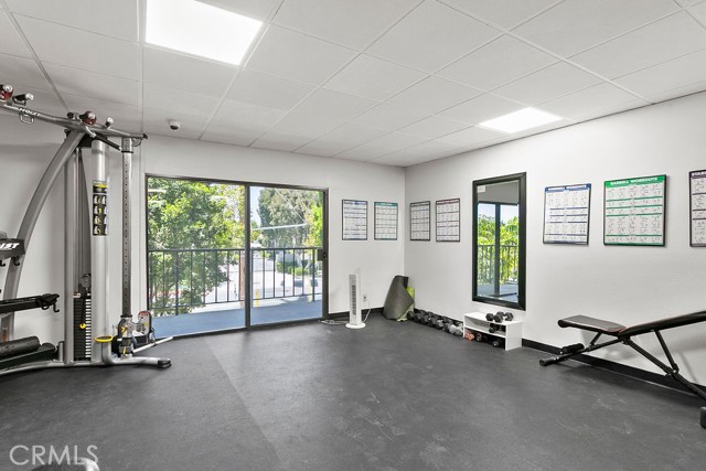 12400 Montecito Road, Seal Beach CA: https://media.crmls.org/medias/fadb85bd-2eec-4edb-ae04-14d71679e003.jpg