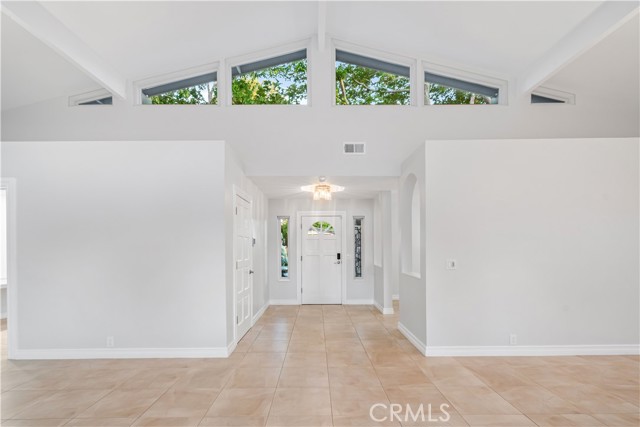 Detail Gallery Image 11 of 74 For 2755 W Avenue, Palmdale,  CA 93551 - 5 Beds | 3/1 Baths