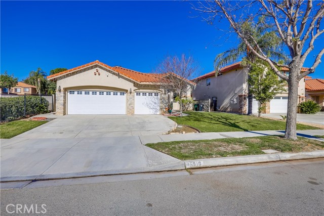 Detail Gallery Image 2 of 68 For 15918 Katherine St, Fontana,  CA 92335 - 4 Beds | 2 Baths