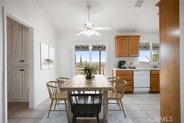 Detail Gallery Image 8 of 38 For 7147 Lennox Ave, Yucca Valley,  CA 92284 - 3 Beds | 2 Baths