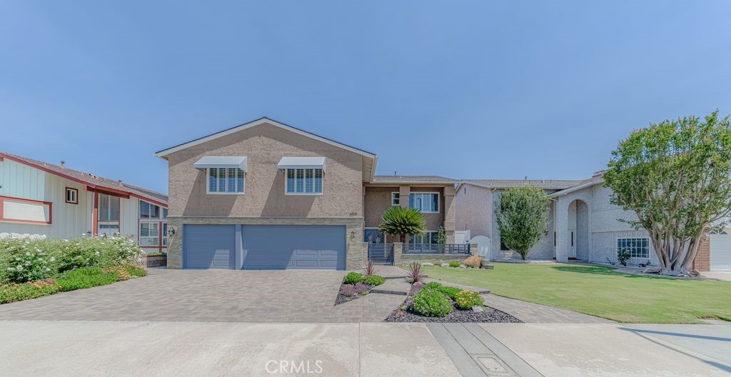 6841 Loyola Drive