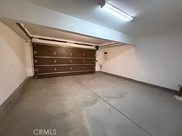 https://media.crmls.org/medias/fade7739-0871-4ee3-8ac2-9c6fe15b0142.jpg?preset=X-Large