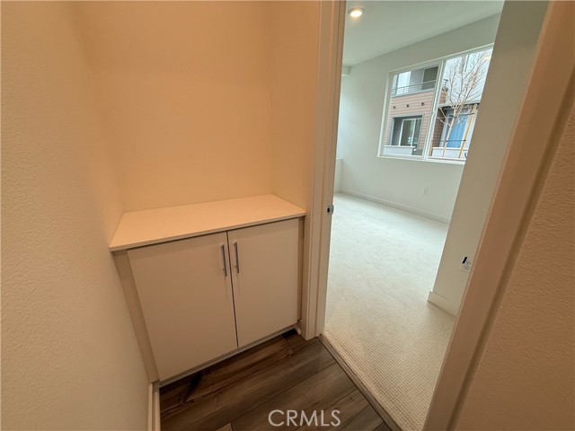 693 S Lyon Street, Santa Ana CA: https://media.crmls.org/medias/fadf10bf-1575-4a6d-ad06-ce945e70c1fb.jpg