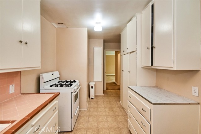 706 Brent, South Pasadena CA: https://media.crmls.org/medias/fadf6a93-4531-4354-8b9d-1206aa0876ae.jpg