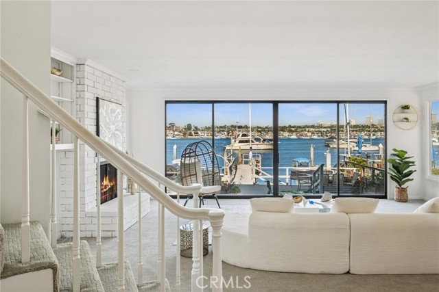 Detail Gallery Image 9 of 22 For 1214 E Balboa Bld, Newport Beach,  CA 92661 - 4 Beds | 3/1 Baths