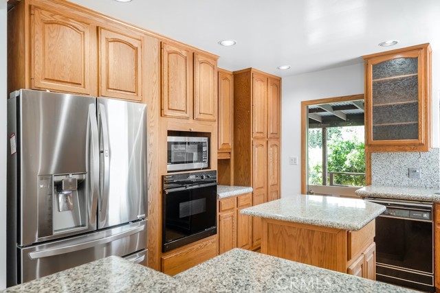 870 Rosecrans Avenue, Manhattan Beach, California 90266, 3 Bedrooms Bedrooms, ,2 BathroomsBathrooms,Residential,Sold,Rosecrans,SB21187159