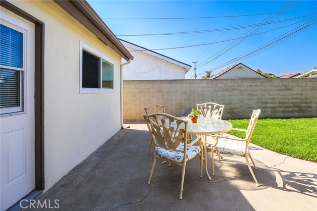 20071 Moontide Circle, Huntington Beach CA: https://media.crmls.org/medias/fae18902-9c2f-4c3d-876c-502a8fabef47.jpg