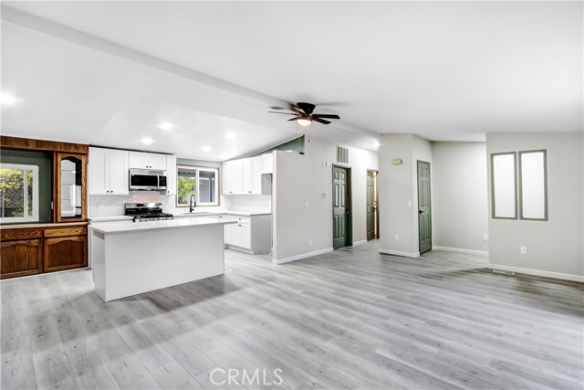 Detail Gallery Image 4 of 22 For 38619 Calle De La Siesta, Murrieta,  CA 92563 - 3 Beds | 2 Baths