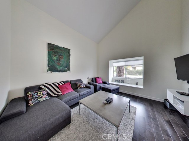 2114 Farrell Avenue, Redondo Beach, California 90278, 4 Bedrooms Bedrooms, ,1 BathroomBathrooms,Residential,Sold,Farrell,SB17057988