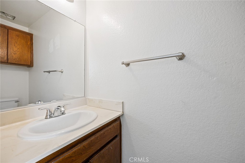 https://media.crmls.org/medias/fae3dba6-b712-48b6-b92e-b8178275a8a0.jpg?preset=X-Large