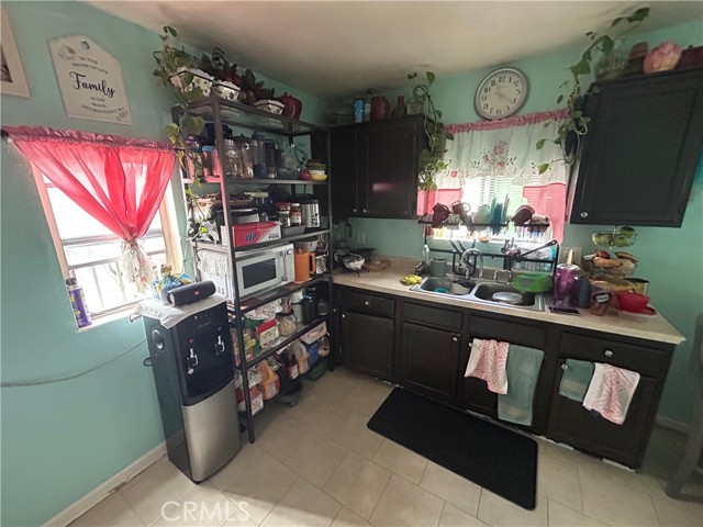 Detail Gallery Image 7 of 14 For 1212 E 54th St, Los Angeles,  CA 90011 - – Beds | – Baths