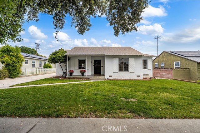 1326 Clock Avenue, Redlands CA: https://media.crmls.org/medias/fae49ee8-62aa-49e7-a183-21daceef87e7.jpg