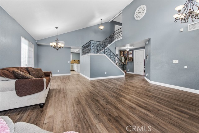 Detail Gallery Image 8 of 43 For 20599 Bloomfield, Riverside,  CA 92508 - 4 Beds | 3 Baths