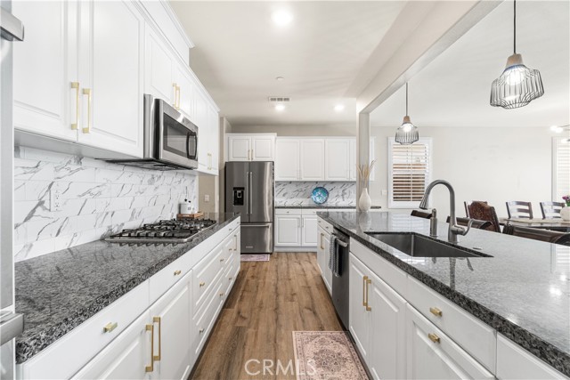 Detail Gallery Image 37 of 70 For 5149 Sammy Hagar, Fontana,  CA 92336 - 6 Beds | 4/1 Baths