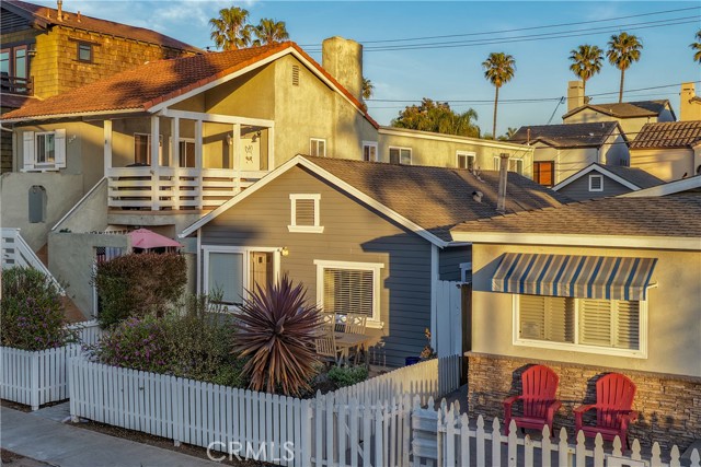 Front Image Thumbnail for CROC26053025