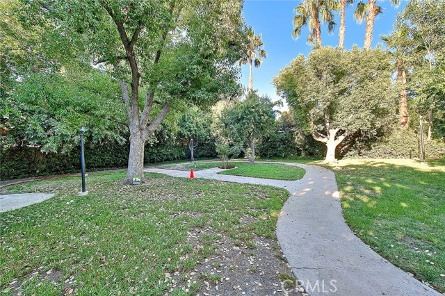 Detail Gallery Image 49 of 61 For 15051 Sherman Way #F,  Van Nuys,  CA 91405 - 2 Beds | 2 Baths