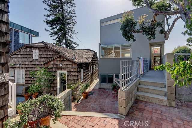 2318 Manhattan Avenue, Hermosa Beach, California 90254, 2 Bedrooms Bedrooms, ,2 BathroomsBathrooms,Residential,Sold,Manhattan,SB21195212