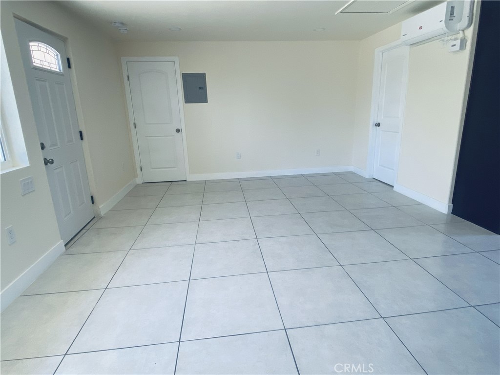 https://media.crmls.org/medias/fae7effd-ca39-4c44-b1dd-50b2917dfd0d.jpg?preset=X-Large