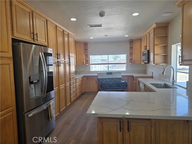 876 River Drive, Norco CA: https://media.crmls.org/medias/fae8fa9d-40c9-4e51-be01-c2222ab05948.jpg