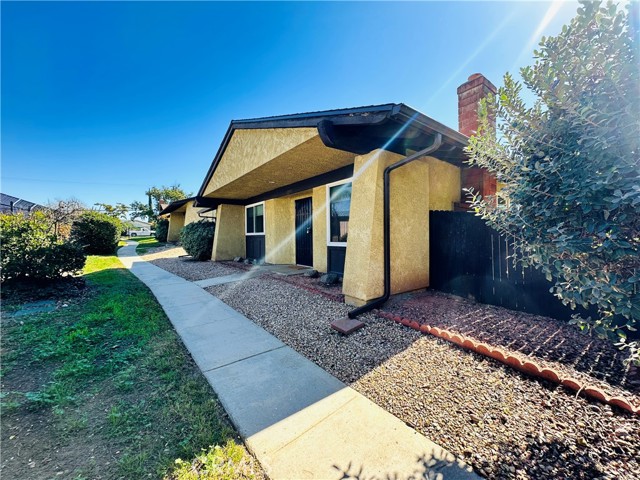 Detail Gallery Image 3 of 25 For 1255 S Buena Vista, Hemet,  CA 92543 - 2 Beds | 2 Baths