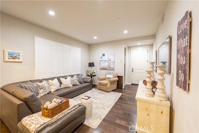 204 Firefly, Irvine, CA, 92618 204 Firefly, Irvine, CA, 92618