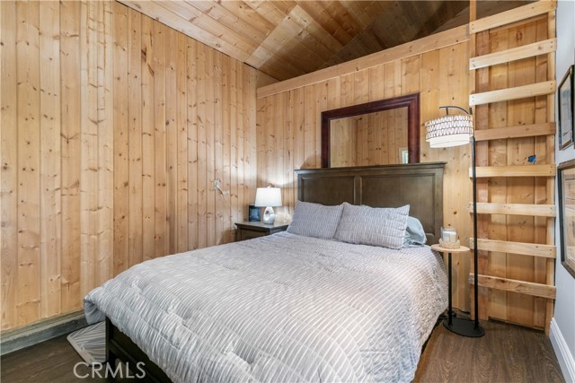 248 Hemlock Drive, Lake Arrowhead CA: https://media.crmls.org/medias/faea51fe-0981-4622-a797-2af6198766e2.jpg