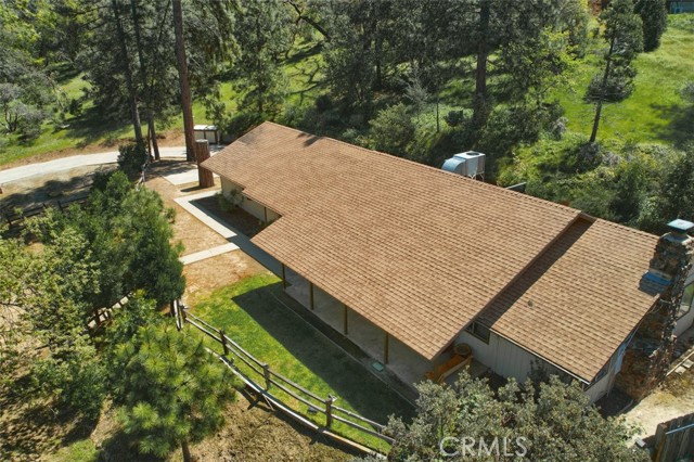 50986 Road 632, Oakhurst CA: https://media.crmls.org/medias/faea6678-b5f2-4b7b-ba55-07fad160acf7.jpg